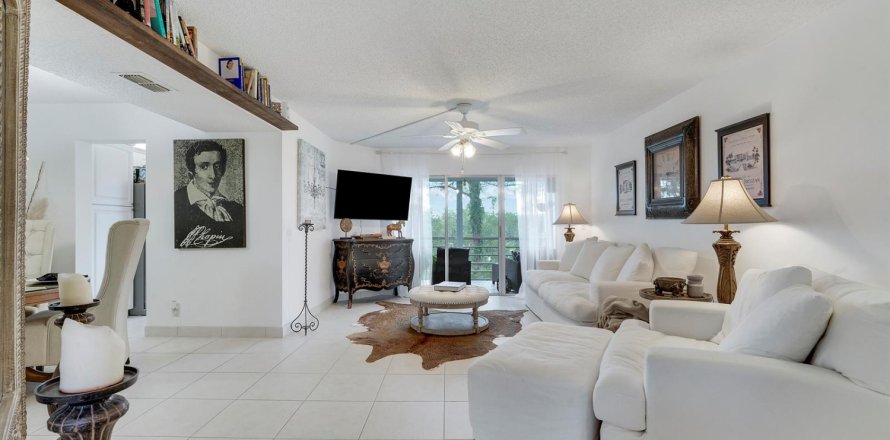 Condo in Lake Worth, Florida, 2 bedrooms № 2083317