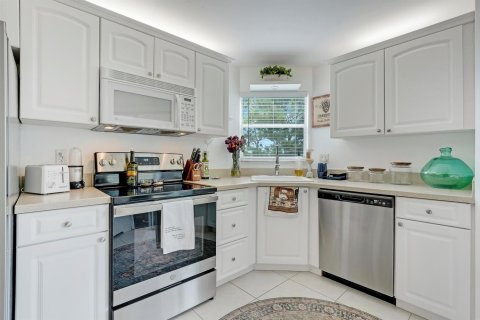 Condo in Lake Worth, Florida, 2 bedrooms № 2083317 - photo 7