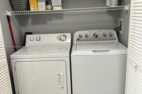 Купить кондоминиум в Орландо, Флорида 2 спальни, № 1937217 - фото 9