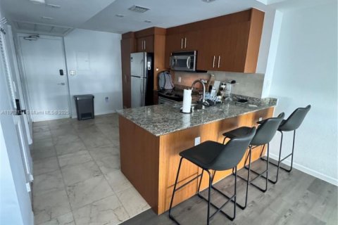 Condo in Bal Harbour, Florida  № 1953535 - photo 1