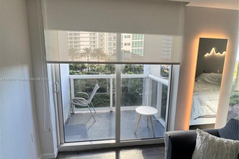 Condo in Bal Harbour, Florida  № 1953535 - photo 5
