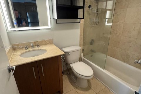 Condo in Bal Harbour, Florida  № 1953535 - photo 6