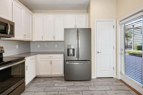 Townhouse in Davenport, Florida 5 bedrooms, 234.3 sq.m. № 2237581 - photo 16