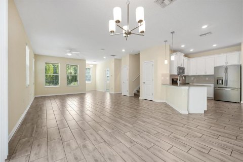 Townhouse in Davenport, Florida 5 bedrooms, 234.3 sq.m. № 2237581 - photo 19