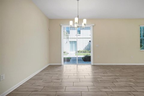 Townhouse in Davenport, Florida 5 bedrooms, 234.3 sq.m. № 2237581 - photo 18