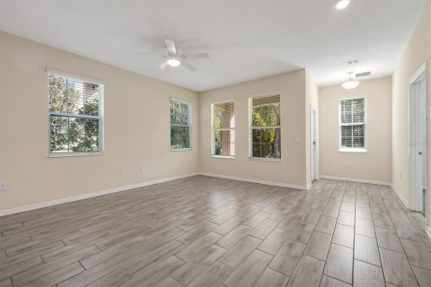 Townhouse in Davenport, Florida 5 bedrooms, 234.3 sq.m. № 2237581 - photo 12