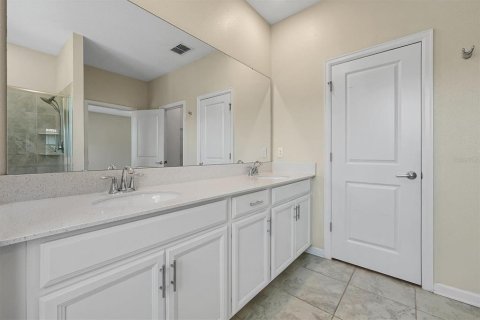 Townhouse in Davenport, Florida 5 bedrooms, 234.3 sq.m. № 2237581 - photo 30