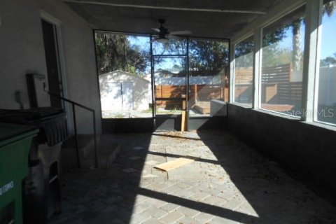 House in Tampa, Florida 3 bedrooms, 105.54 sq.m. № 2230995 - photo 13