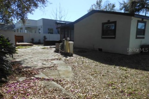 House in Tampa, Florida 3 bedrooms, 105.54 sq.m. № 2230995 - photo 11