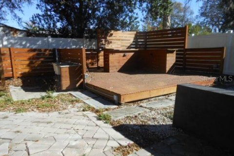 House in Tampa, Florida 3 bedrooms, 105.54 sq.m. № 2230995 - photo 8