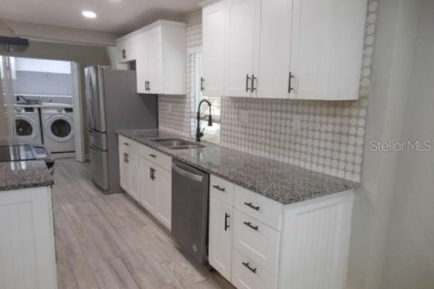 House in Tampa, Florida 3 bedrooms, 105.54 sq.m. № 2230995 - photo 20