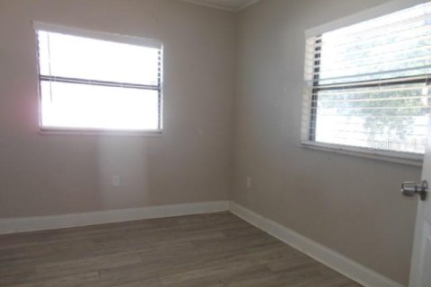 House in Tampa, Florida 3 bedrooms, 105.54 sq.m. № 2230995 - photo 28