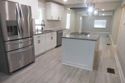 House in Tampa, Florida 3 bedrooms, 105.54 sq.m. № 2230995 - photo 19