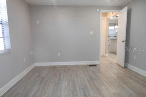House in Tampa, Florida 3 bedrooms, 105.54 sq.m. № 2230995 - photo 24