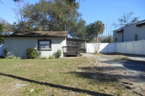 House in Tampa, Florida 3 bedrooms, 105.54 sq.m. № 2230995 - photo 2