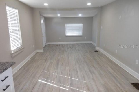 House in Tampa, Florida 3 bedrooms, 105.54 sq.m. № 2230995 - photo 22