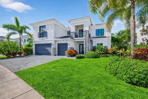 House in Boca Raton, Florida 5 bedrooms, 443.05 sq.m. № 2271758