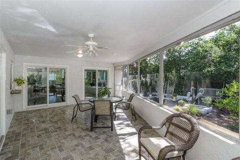 House in Palm Harbor, Florida 2 bedrooms, 141.49 sq.m. № 1907465 - photo 21