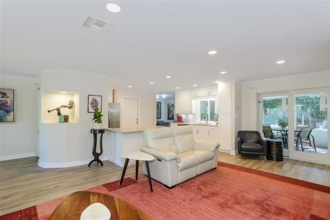 House in Palm Harbor, Florida 2 bedrooms, 141.49 sq.m. № 1907465 - photo 11