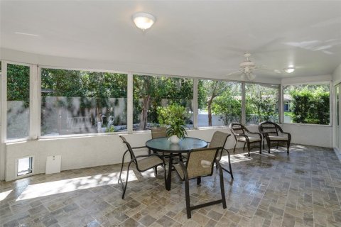 House in Palm Harbor, Florida 2 bedrooms, 141.49 sq.m. № 1907465 - photo 22