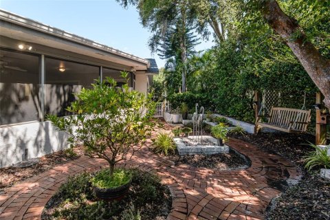 House in Palm Harbor, Florida 2 bedrooms, 141.49 sq.m. № 1907465 - photo 3