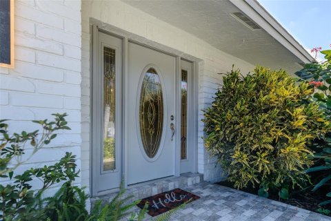House in Palm Harbor, Florida 2 bedrooms, 141.49 sq.m. № 1907465 - photo 2