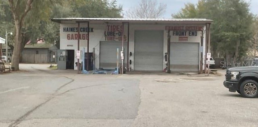 Immobilier commercial à Leesburg, Floride 623.19 m2 № 2108154