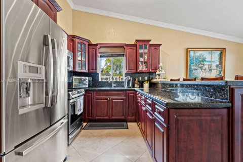 Casa en venta en Miami, Florida, 4 dormitorios, 157.56 m2 № 2030055 - foto 13