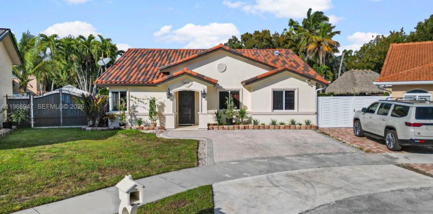 Casa en Miami, Florida 4 dormitorios, 157.56 m2 № 2030055