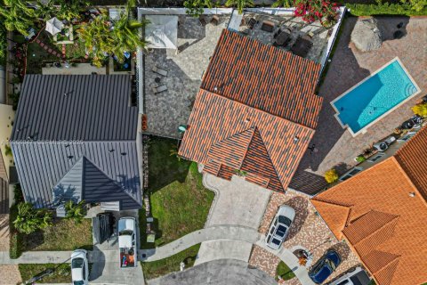 Casa en venta en Miami, Florida, 4 dormitorios, 157.56 m2 № 2030055 - foto 4