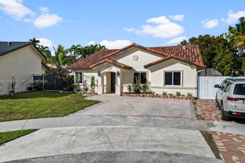 Casa en venta en Miami, Florida, 4 dormitorios, 157.56 m2 № 2030055 - foto 2