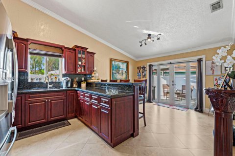 Casa en venta en Miami, Florida, 4 dormitorios, 157.56 m2 № 2030055 - foto 12