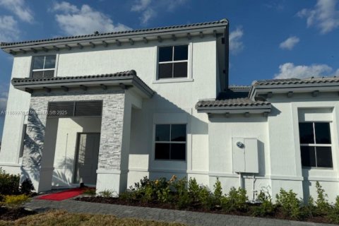 Снять в аренду виллу или дом в Хомстед, Флорида 5 спален, 321.07м2, № 1939248 - фото 1