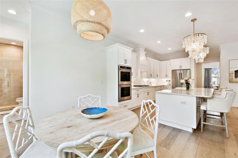 House in Tampa, Florida 5 bedrooms, 382.2 sq.m. № 1680325 - photo 23