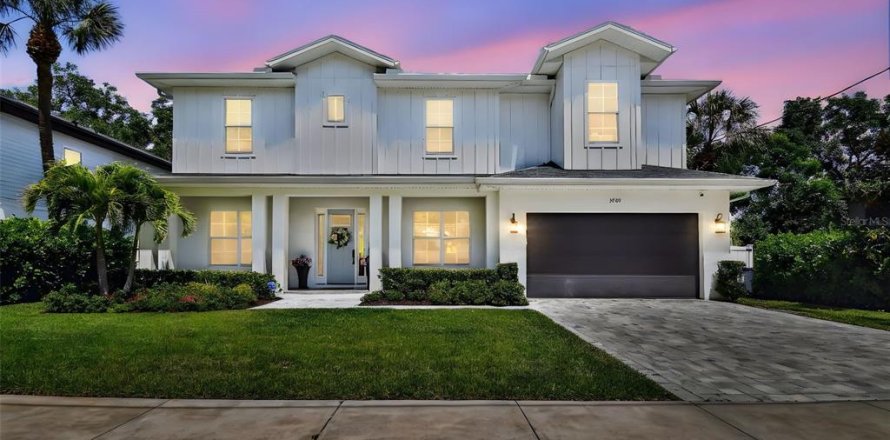 House in Tampa, Florida 5 bedrooms, 382.2 sq.m. № 1680325