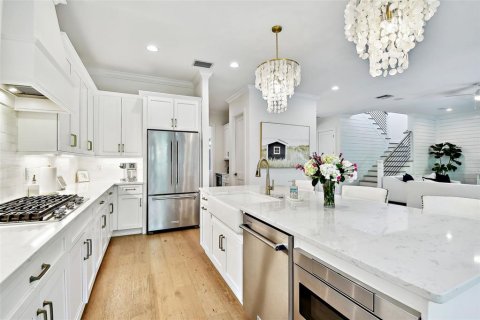 House in Tampa, Florida 5 bedrooms, 382.2 sq.m. № 1680325 - photo 19