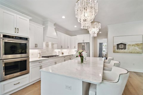 House in Tampa, Florida 5 bedrooms, 382.2 sq.m. № 1680325 - photo 18