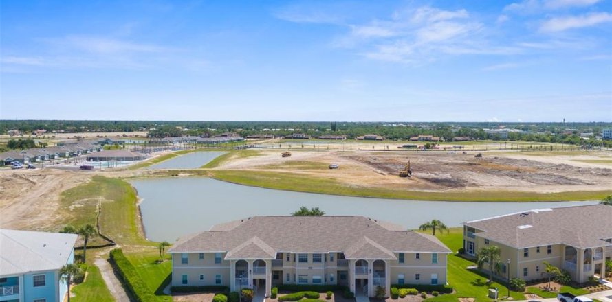 Condo à North Port, Floride, 3 chambres № 1628576