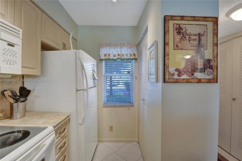 Купить кондоминиум в Помпано-Бич, Флорида 2 спальни, 76.64м2, № 2021891 - фото 21