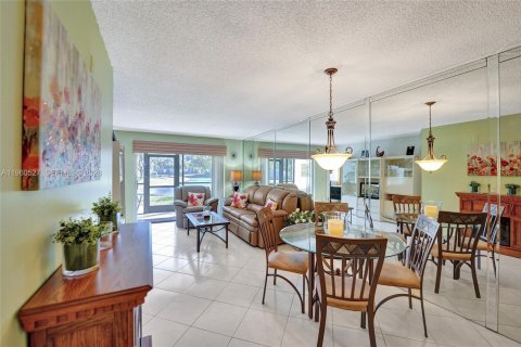 Купить кондоминиум в Помпано-Бич, Флорида 2 спальни, 76.64м2, № 2021891 - фото 7