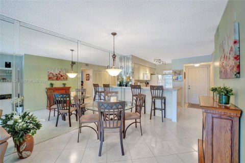 Купить кондоминиум в Помпано-Бич, Флорида 2 спальни, 76.64м2, № 2021891 - фото 14