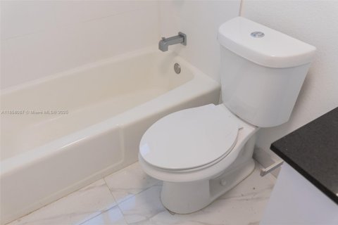 Apartment in Fort Lauderdale, Florida 2 bedrooms, 92.9 sq.m. № 1882257 - photo 7