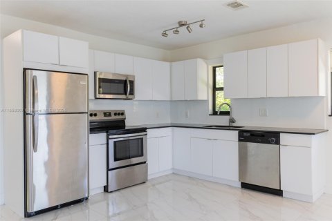 Apartment in Fort Lauderdale, Florida 2 bedrooms, 92.9 sq.m. № 1882257 - photo 1