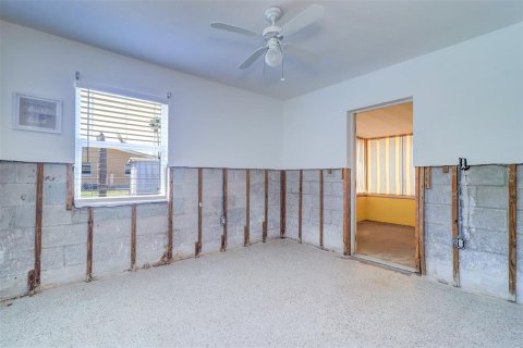 House in Redington Shores, Florida 3 bedrooms, 116.69 sq.m. № 1657348 - photo 21
