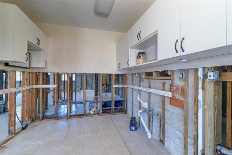House in Redington Shores, Florida 3 bedrooms, 116.69 sq.m. № 1657348 - photo 15
