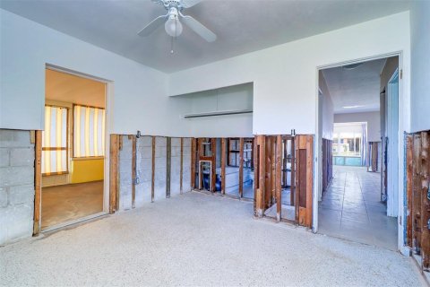 House in Redington Shores, Florida 3 bedrooms, 116.69 sq.m. № 1657348 - photo 22