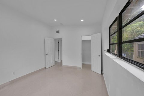 Villa ou maison à louer à North Miami Beach, Floride: 3 chambres, 102.47 m2 № 2390265 - photo 28
