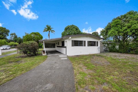 Villa ou maison à North Miami Beach, Floride 3 chambres, 102.47 m2 № 2390265