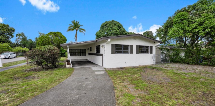 Villa ou maison à North Miami Beach, Floride 3 chambres, 102.47 m2 № 2390265