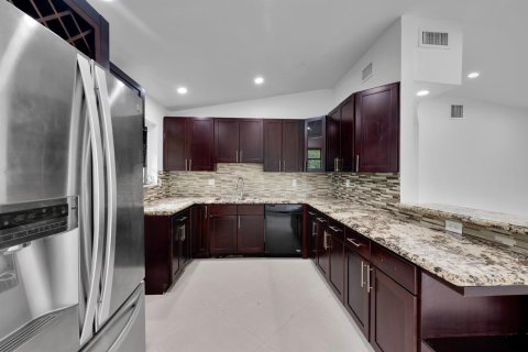 Villa ou maison à louer à North Miami Beach, Floride: 3 chambres, 102.47 m2 № 2390265 - photo 16